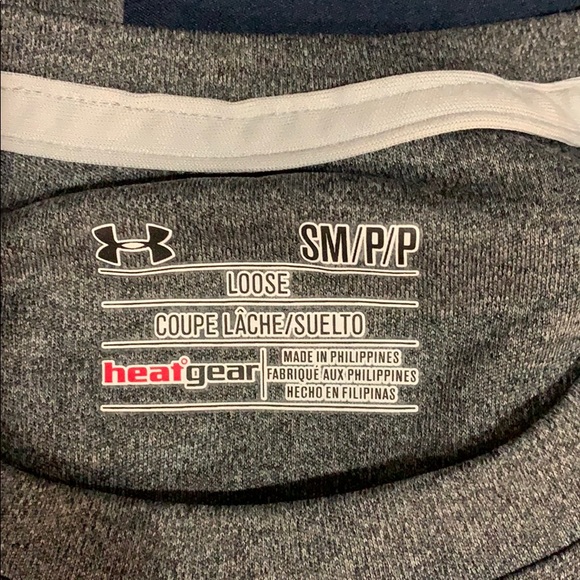 5 Small Loose Fit Under Armour Shirts - Picture 8 of 8